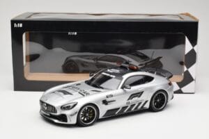 Mercedes AMG GT R C190 Safety Car F1 2019 Minichamps 1:18 155036090 Metall — bild 6 av 6