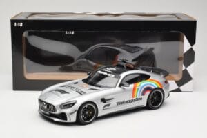 Mercedes AMG GT R C190 Safety Car F1 2020 Minichamps 1:18 155036092 Metall — bild 6 av 6