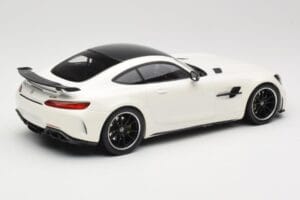 Mercedes AMG GT R C190 Vit Metallic Minichamps 1:18 155036028 Metall — bild 2 av 6