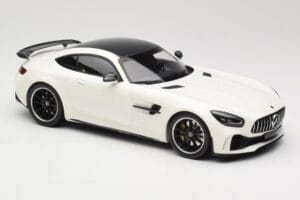 Mercedes AMG GT R C190 Vit Metallic Minichamps 1:18 155036028 Metall — bild 4 av 6