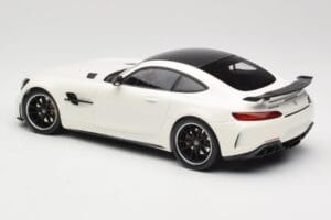 Mercedes AMG GT R C190 Vit Metallic Minichamps 1:18 155036028 Metall — bild 5 av 6
