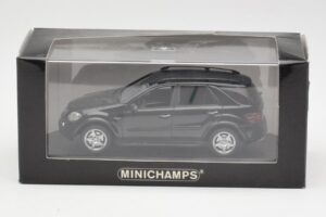 Mercedes AMG ML 63 W164 Svart Minichamps 1:43 400037670 Metall — bild 4 av 4