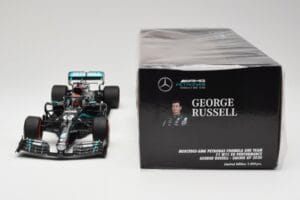 Mercedes AMG Petronas W11 #63 G. Russell Sakhir GP 2020 Minichamps 1:18 110201663 Metall — bild 6 av 6