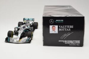 Mercedes AMG Petronas Motorsport W10 #77 V. Bottas 2nd Place Chinese GP 2019 Minichamps 1:18 110190377 Metall — bild 6 av 6