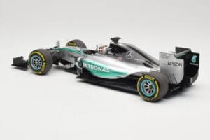 Mercedes AMG Petronas W06 Hybrid #44 L. Hamilton F1 World Champion 2015 Minichamps 1:18 186150044 Metall — bild 5 av 6