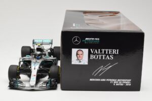 Mercedes AMG Petronas W09 #77 V. Bottas F1 2018 Minichamps 1:18 110180077 Metall — bild 6 av 6