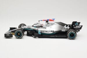 Mercedes AMG Petronas W10 #44 L. Hamilton Winner British GP 2019 Minichamps 1:18 110191044 Metall — bild 3 av 6