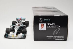 Mercedes AMG Petronas W10 #44 L. Hamilton Winner British GP 2019 Minichamps 1:18 110191044 Metall — bild 6 av 6