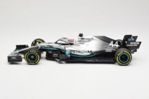 Mercedes AMG Petronas W10 #44 L. Hamilton Winner Chinese GP 2019 Minichamps 1:18 110190344 Metall — bild 3 av 6