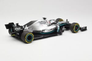 Mercedes AMG Petronas W10 #44 L. Hamilton F1 World Champion 2019 Minichamps 1:18 110190044 Metall — bild 2 av 6