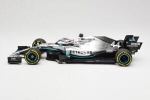 Mercedes AMG Petronas W10 #44 L. Hamilton F1 World Champion 2019 Minichamps 1:18 110190044 Metall — bild 3 av 6