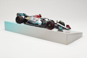 Mercedes AMG Petronas W13 E Performance #44 L. Hamilton 2022 Minichamps 1:18 113220044 Metall — bild 4 av 6