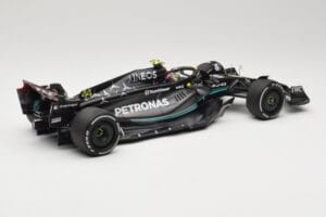 Mercedes AMG Petronas W14 E Performance #44 L. Hamilton Bahrain GP 2023 Minichamps 1:18 110230144 Metall — bild 2 av 6