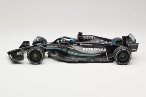 Mercedes AMG Petronas W14 E Performance #63 G. Russell Australian GP 2023 Minichamps 1:18 110230363 Metall — bild 3 av 6