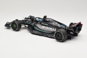 Mercedes AMG Petronas W14 E Performance #63 G. Russell Australian GP 2023 Minichamps 1:18 110230363 Metall — bild 5 av 6