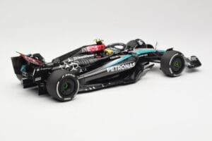 Mercedes AMG Petronas W15 E Performance #44 L. Hamilton 2024 Minichamps 1:18 110240144 Metall — bild 2 av 6