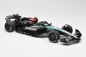 Mercedes AMG Petronas W15 E Performance #44 L. Hamilton 2024 Minichamps 1:18 110240144 Metall — bild 4 av 6