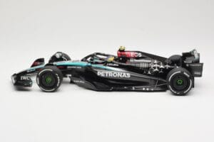 Mercedes AMG Petronas W15 E Performance #44 L. Hamilton 2024 Minichamps 1:18 110240144 Metall — bild 5 av 6