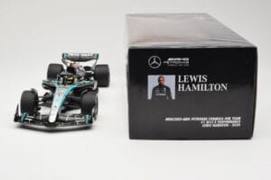 Mercedes AMG Petronas W15 E Performance #44 L. Hamilton 2024 Minichamps 1:18 110240144 Metall — bild 6 av 6