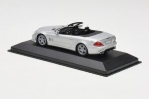 Mercedes AMG SL63 R230 Silver Minichamps 1:43 B66960018-R Metall — bild 3 av 4