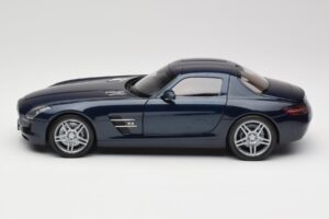 Mercedes SLS AMG C197 Blue Metallic Minichamps 1:18 180039021 Metall — bild 4 av 8