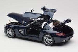 Mercedes SLS AMG C197 Blue Metallic Minichamps 1:18 180039021 Metall — bild 5 av 8
