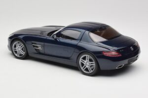 Mercedes SLS AMG C197 Blue Metallic Minichamps 1:18 180039021 Metall — bild 7 av 8