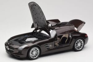 Mercedes AMG SLS C197 Brown Metallic Minichamps 1:18 100039028 Metall — bild 2 av 8