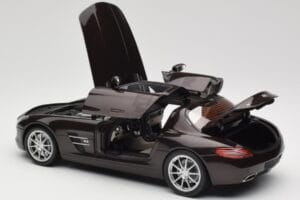 Mercedes AMG SLS C197 Brown Metallic Minichamps 1:18 100039028 Metall — bild 5 av 8