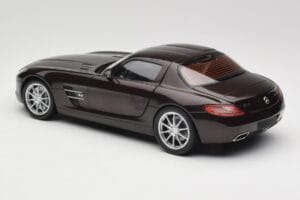 Mercedes AMG SLS C197 Brown Metallic Minichamps 1:18 100039028 Metall — bild 7 av 8