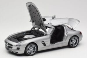 Mercedes AMG SLS C197 Grey Metallic Minichamps 1:18 100039025 Metall — bild 2 av 8