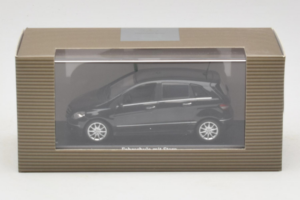 Mercedes B-Class W245 Trafikskola Svart Minichamps 1:43 MB005 Metall — bild 4 av 4