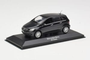 Mercedes B-Class W245 Cosmos Black Minichamps 1:43 B66962218 Metall — bild 2 av 4