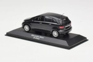Mercedes B-Class W245 Cosmos Black Minichamps 1:43 B66962218 Metall — bild 3 av 4