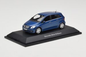 Mercedes B-Class W245 Lotus Blue Metallic Minichamps 1:43 B66962407 Metall — bild 2 av 4