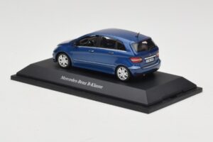 Mercedes B-Class W245 Lotus Blue Metallic Minichamps 1:43 B66962407 Metall — bild 3 av 4
