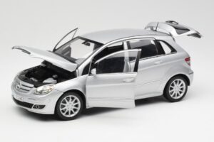 Mercedes B-Class W245 Silver Kyosho 1:18 B66962326 Metall — bild 2 av 8
