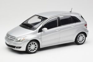 Mercedes B-Class W245 Silver Kyosho 1:18 B66962326 Metall