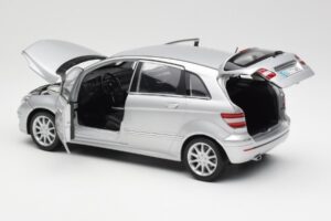 Mercedes B-Class W245 Silver Kyosho 1:18 B66962326 Metall — bild 5 av 8
