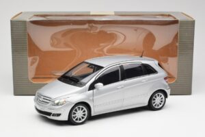Mercedes B-Class W245 Silver Kyosho 1:18 B66962326 Metall — bild 8 av 8