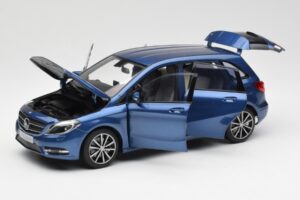 Mercedes B-Class W246 Lotus Blå Metallic Norev 1:18 B66961410 Metall — bild 2 av 8