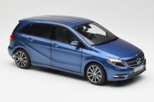 Mercedes B-Class W246 Lotus Blå Metallic Norev 1:18 B66961410 Metall — bild 6 av 8