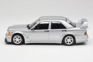 Mercedes 190E W201 2.5-16 EVO 2 Astral Silver Metallic Minichamps 1:18 155036101 Metall — bild 3 av 6