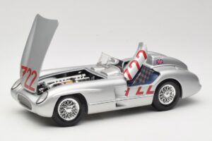 Mercedes 300 SLR W196S #722 S. Moss / D. Jenkinson Mille Miglia Winner 1955 Maisto 1:18 536887 Metall — bild 2 av 8