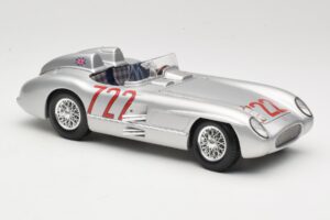 Mercedes 300 SLR W196S #722 S. Moss / D. Jenkinson Mille Miglia Winner 1955 Maisto 1:18 536887 Metall — bild 6 av 8