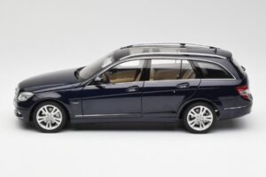 Mercedes C-Class S204 T-Modell Tanzanite Blå AUTOart 1:18 B66962352 Metall — bild 4 av 8