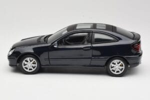 Mercedes C-Class Sports Coupe CL203 Blå Maisto 1:18 B66962124 Metall — bild 4 av 8