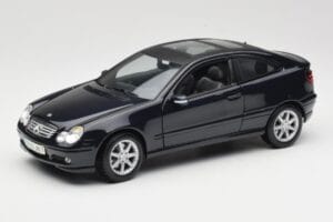 Mercedes C-Class Sports Coupe CL203 Blå Maisto 1:18 B66962124 Metall