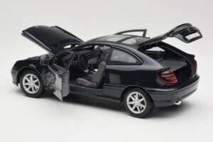 Mercedes C-Class Sports Coupe CL203 Blå Maisto 1:18 B66962124 Metall — bild 5 av 8