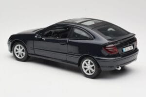 Mercedes C-Class Sports Coupe CL203 Blå Maisto 1:18 B66962124 Metall — bild 7 av 8
